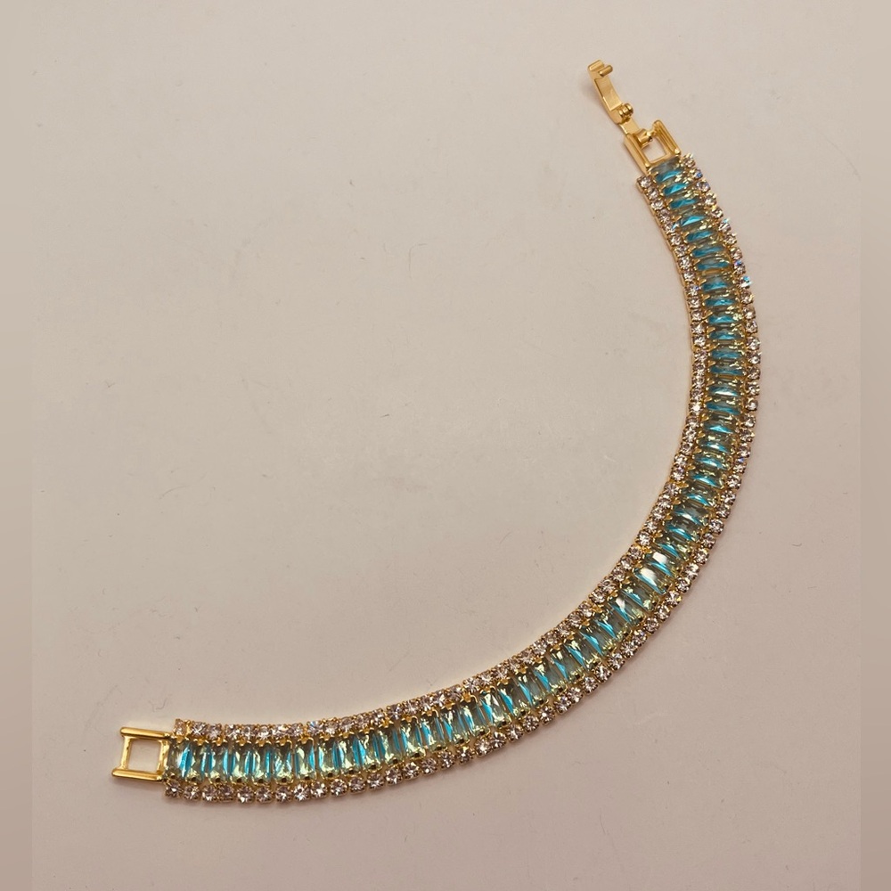 Bracelet for women imitation diamond design - Picture 3 of 4
